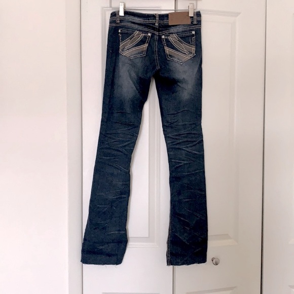 Almost Famous distressed Jeans - Picture 5 of 6